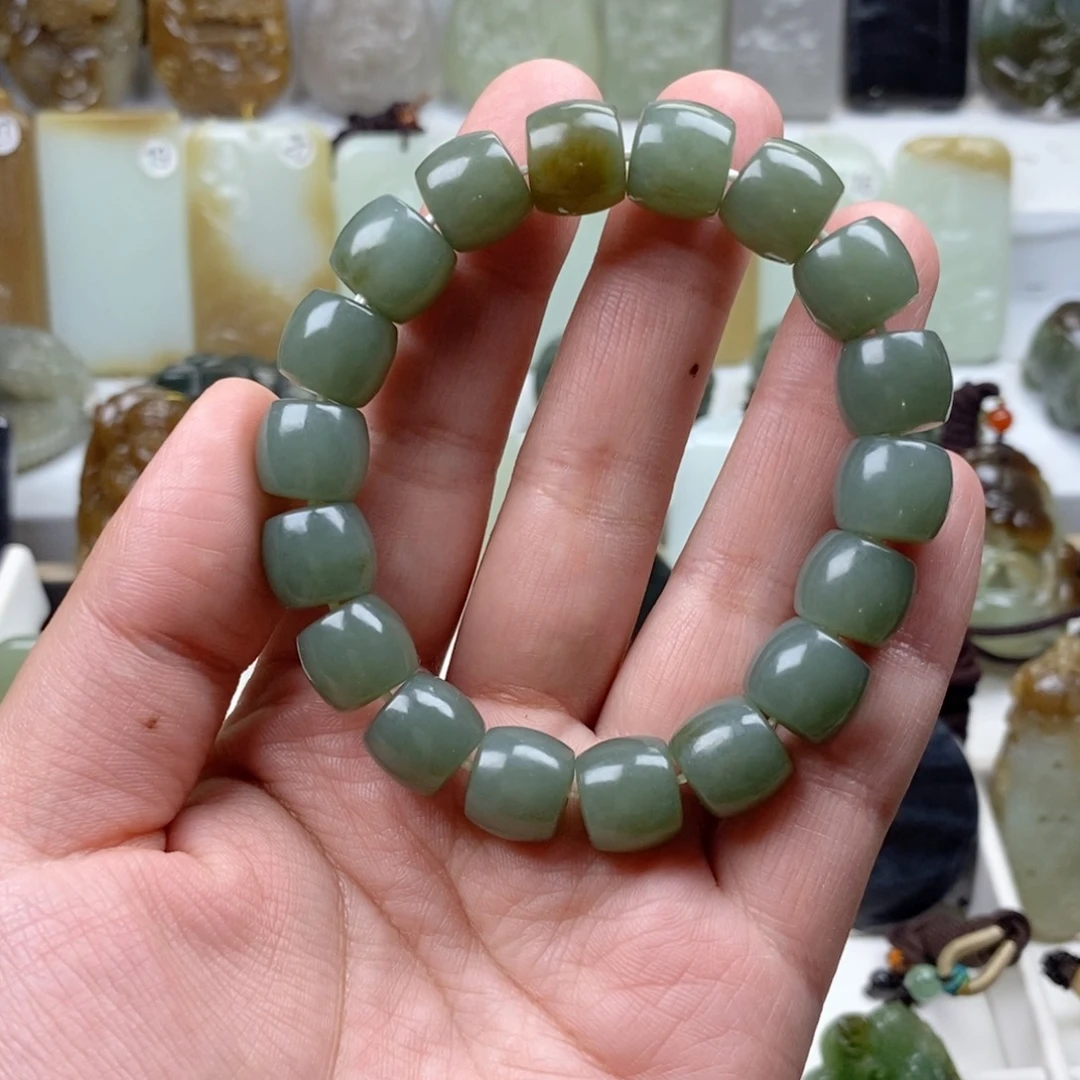 和田玉（糖玉）颈饰未镶嵌