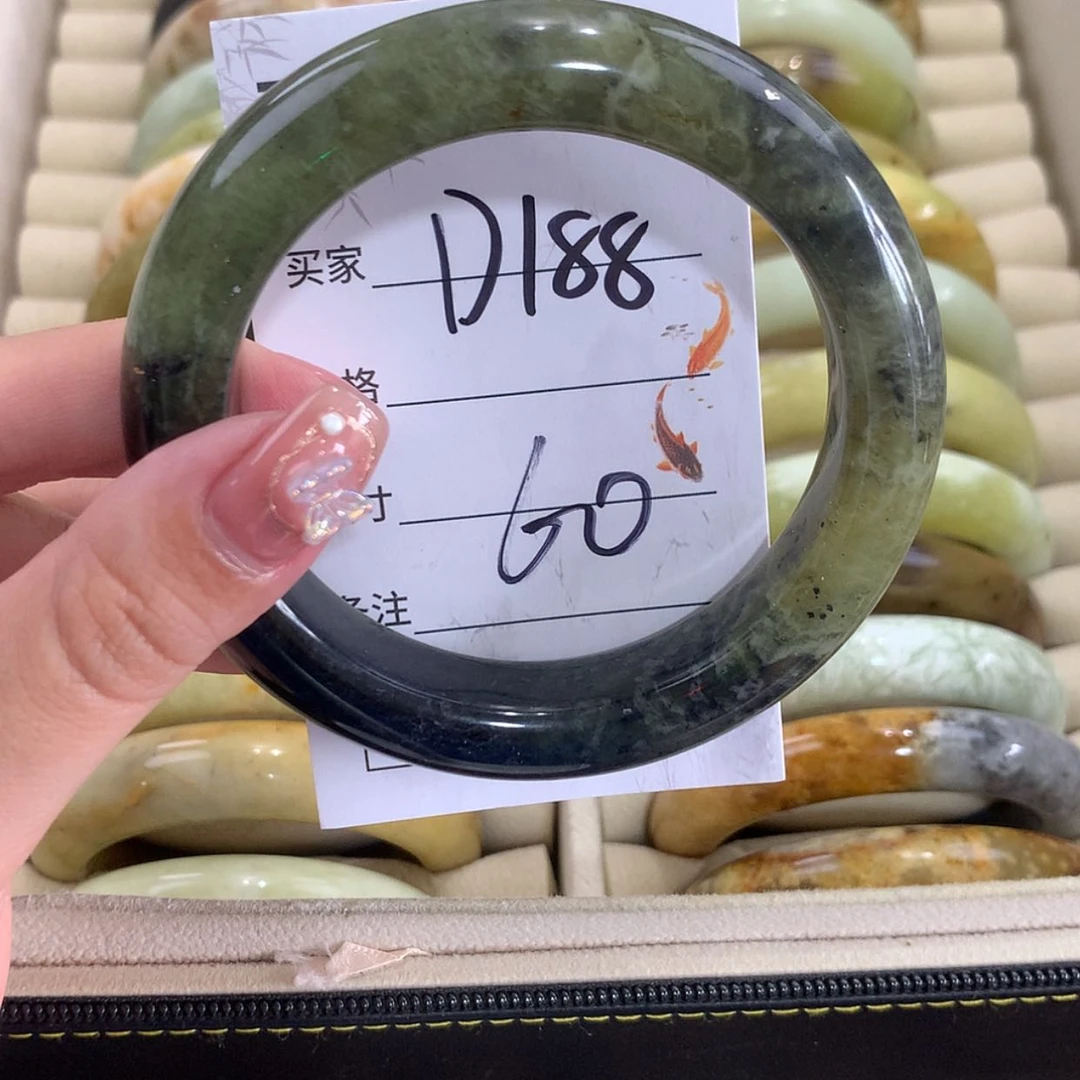 【闪购商品】未镶嵌蛇纹石玉手镯