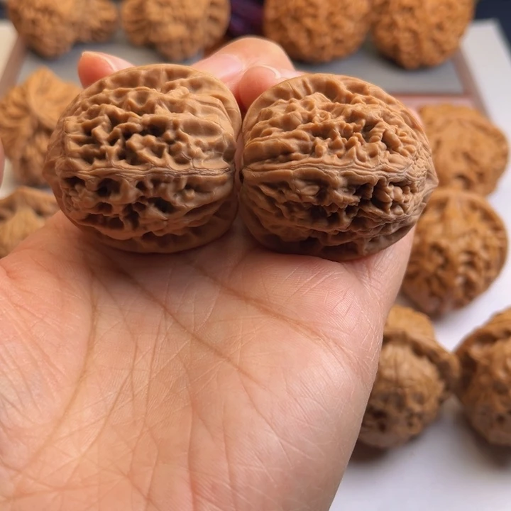 木质类凤凰台文玩核桃37