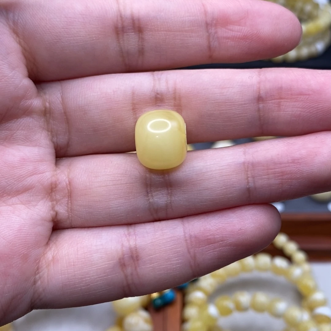 蜜蜡未镶嵌珠宝奇石13.2*11