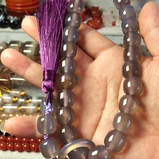 玛瑙/玉髓手把件未镶嵌微****朵