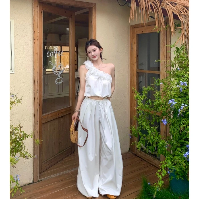 不规则白色花朵绝美斜肩无袖背心女夏季时尚套装休闲阔腿裤两件套