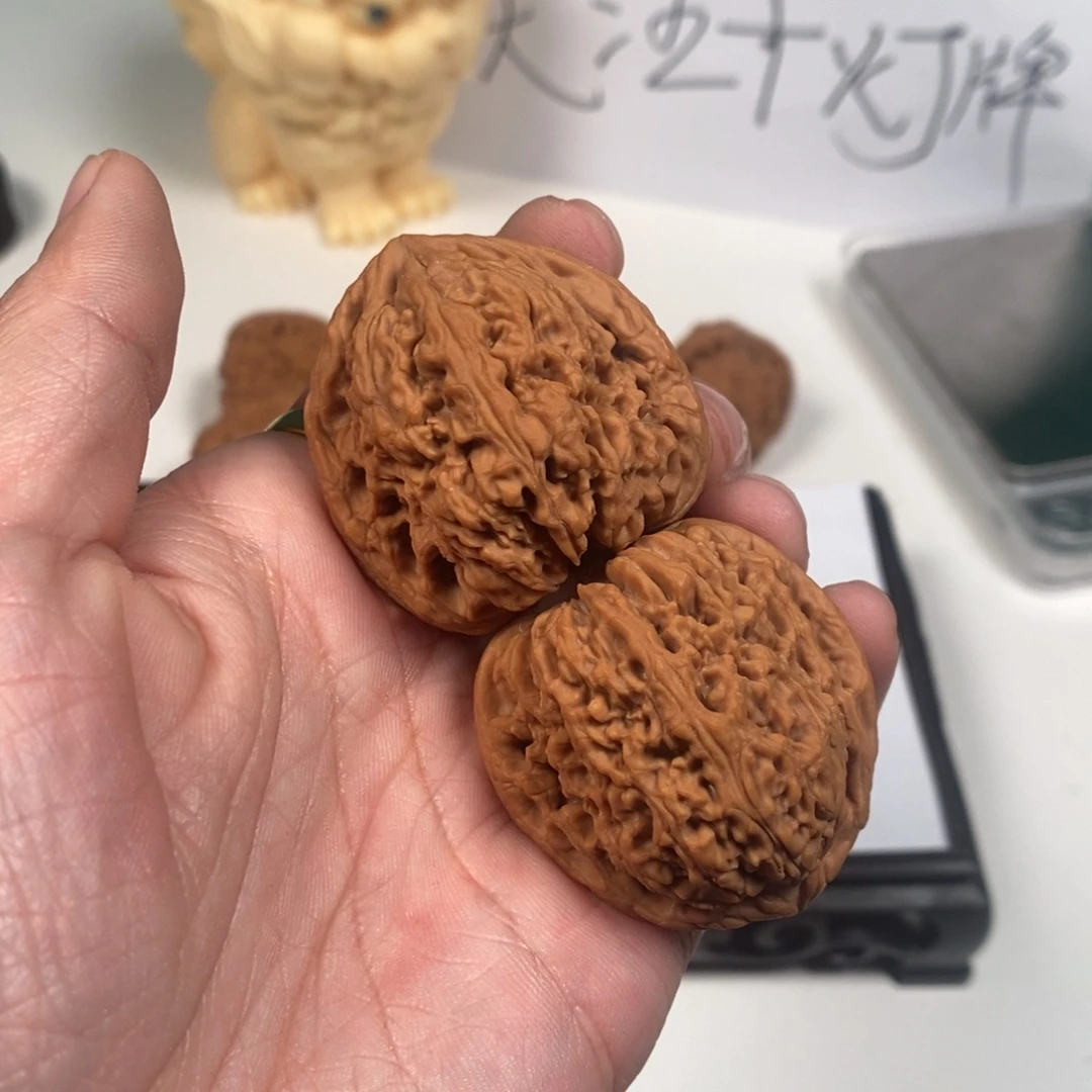 G***O文玩核桃吊坠南疆石