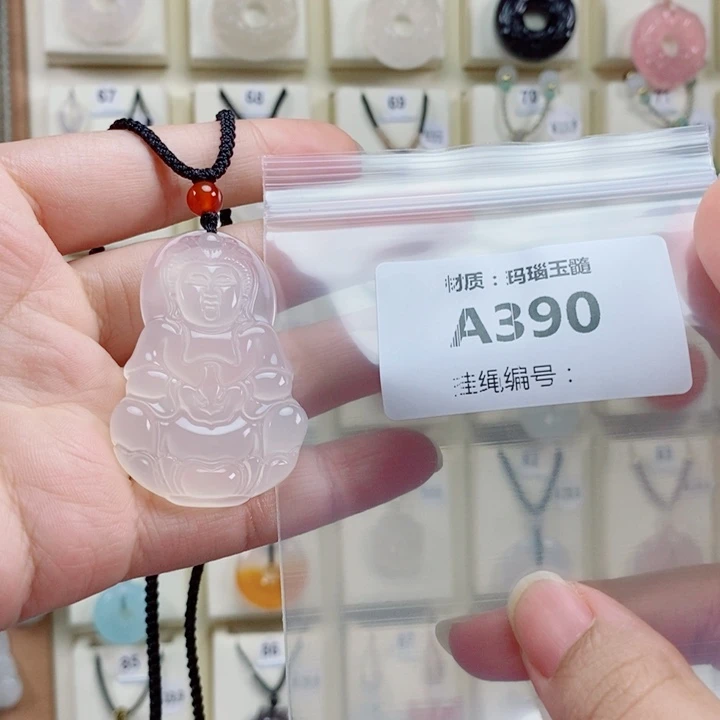 吃***。玛瑙/玉髓未镶嵌颈饰