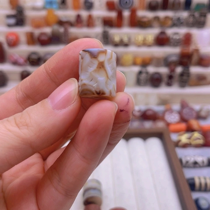 合金颈饰玛瑙/玉髓