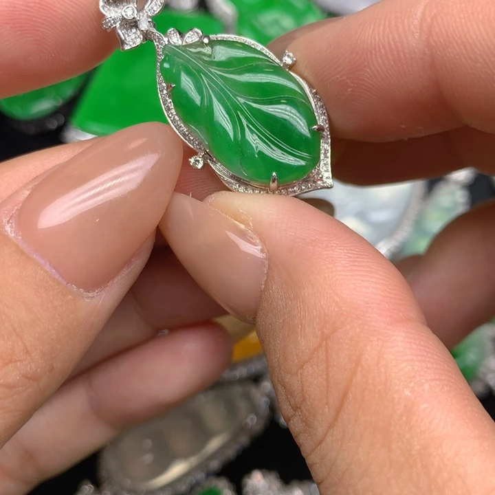 翡翠18K金镶嵌吊坠(不含链)