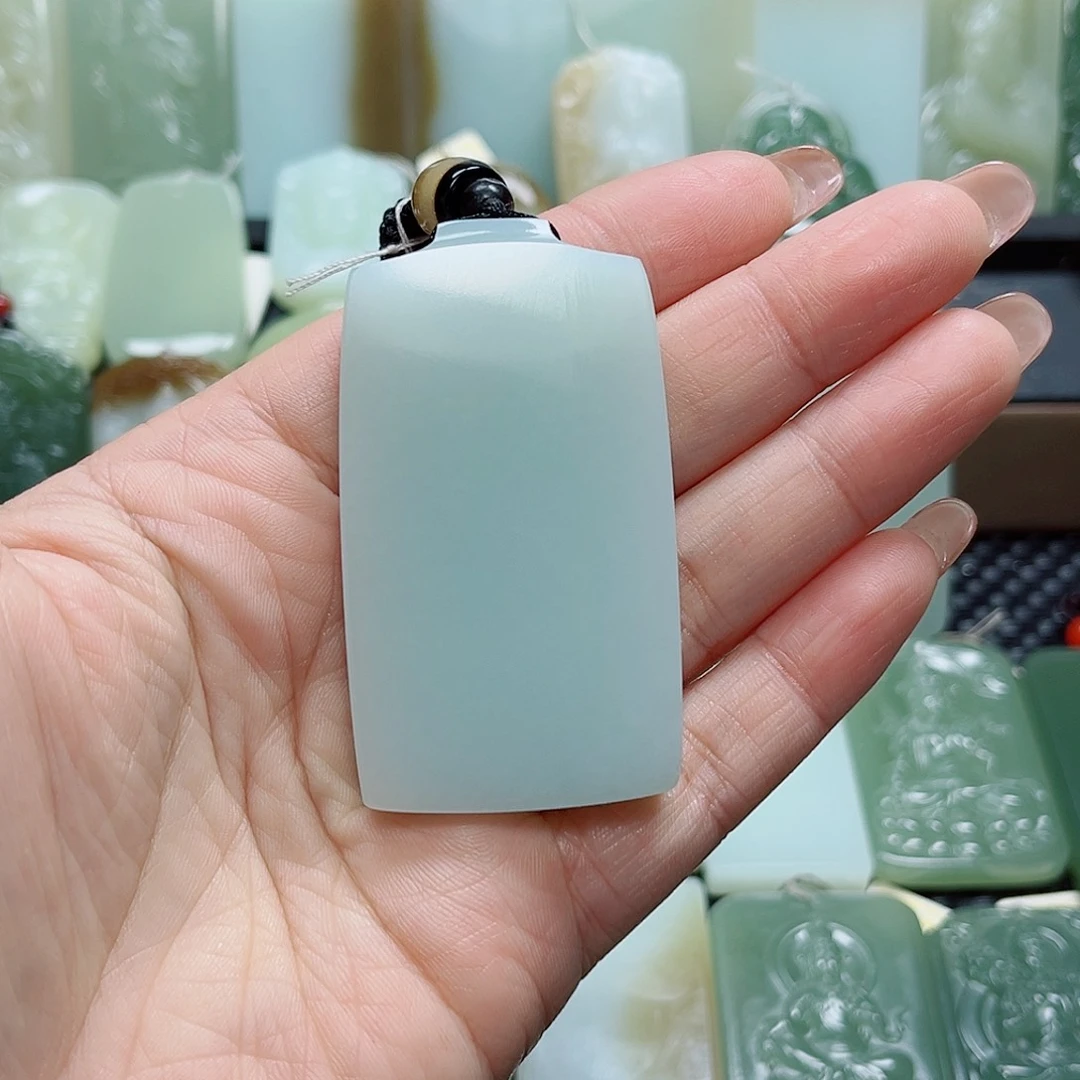 游****和田玉未镶嵌颈饰