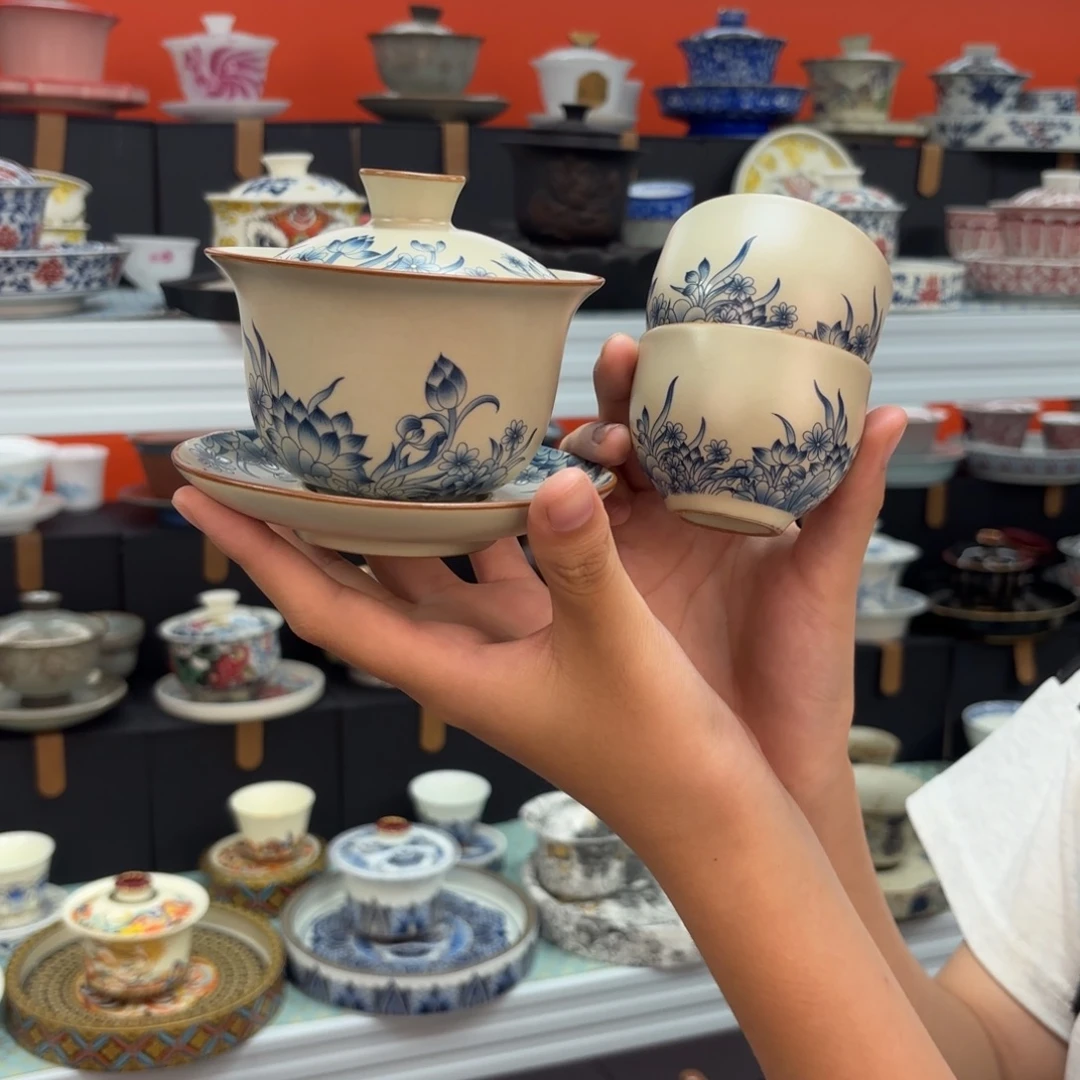 茶具是指由两块金属做成成
