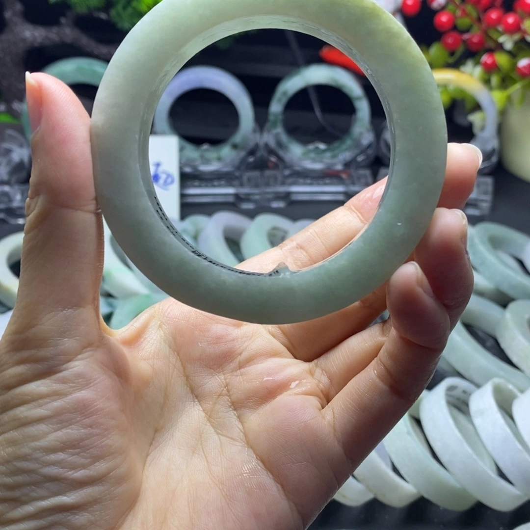 未镶嵌手镯定制翡翠