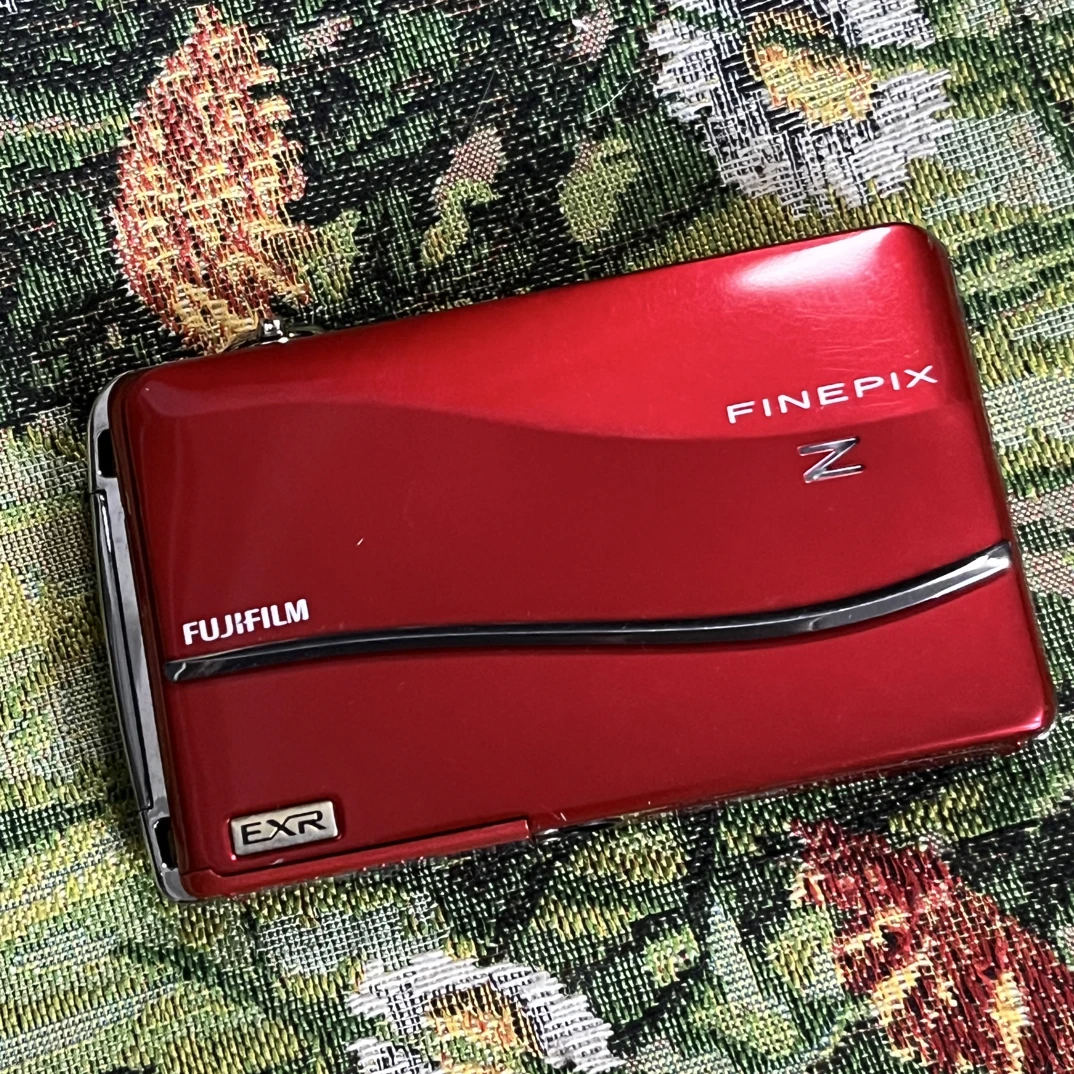 9新 Fujifilm/富士 z800 红色 日版无中文 1200w像素 滑盖开关机