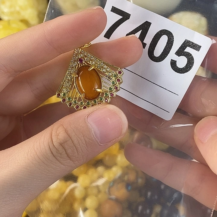 蜜蜡未镶嵌珠宝奇石
