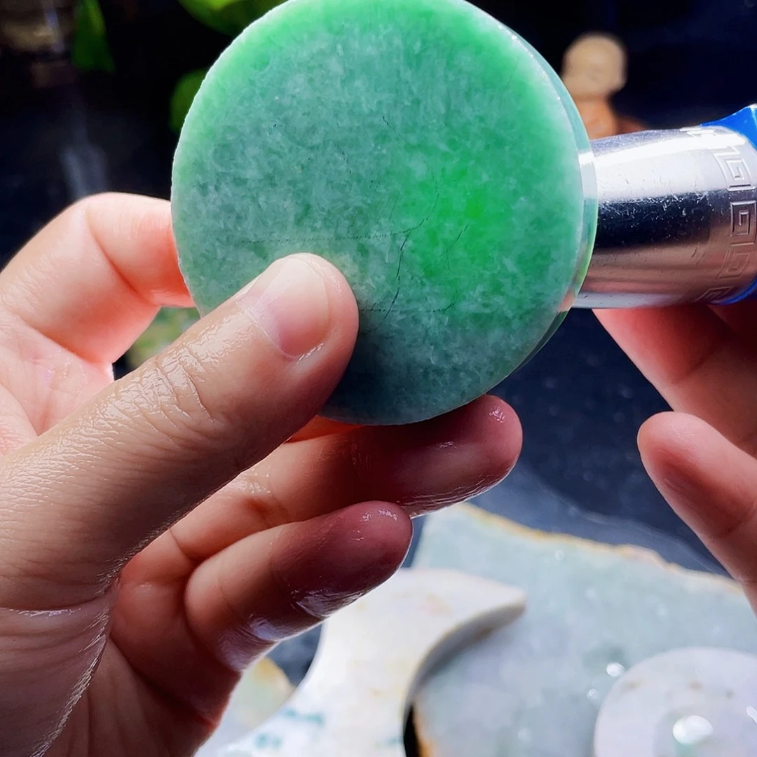 翡翠未镶嵌颈饰毛料21