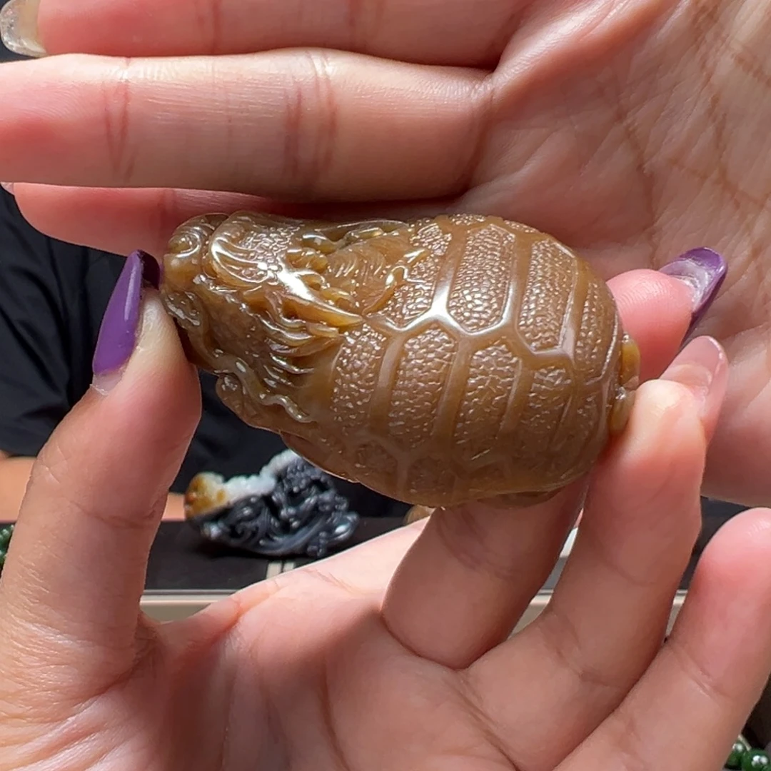 行***6颈饰未镶嵌和田玉金糖龙龟