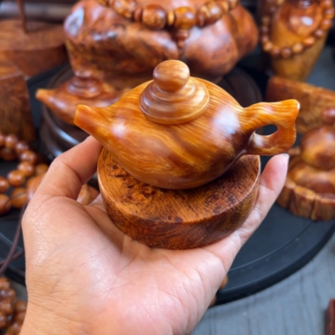 【闪购商品】松木（琥珀木）把件，****l