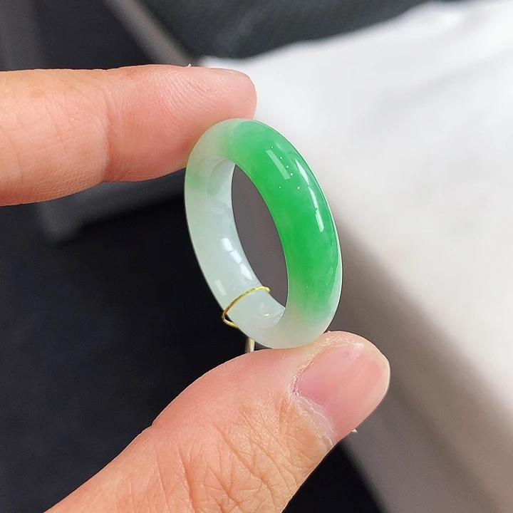 翡翠未镶嵌戒指24号