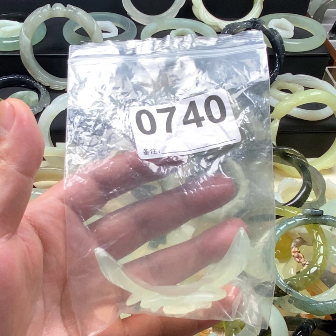 岫玉手镯未镶嵌嘟*手牌