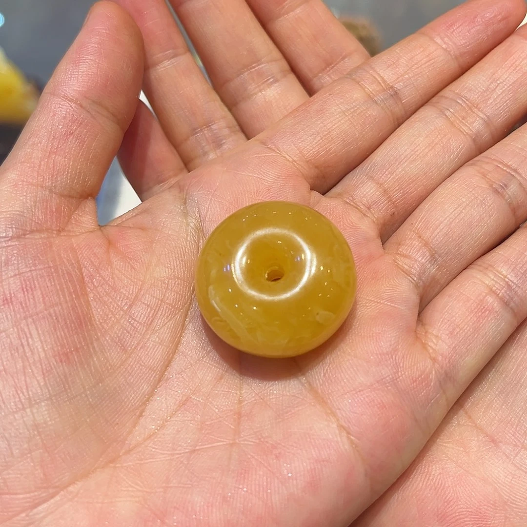 琥珀未镶嵌颈饰吊坠