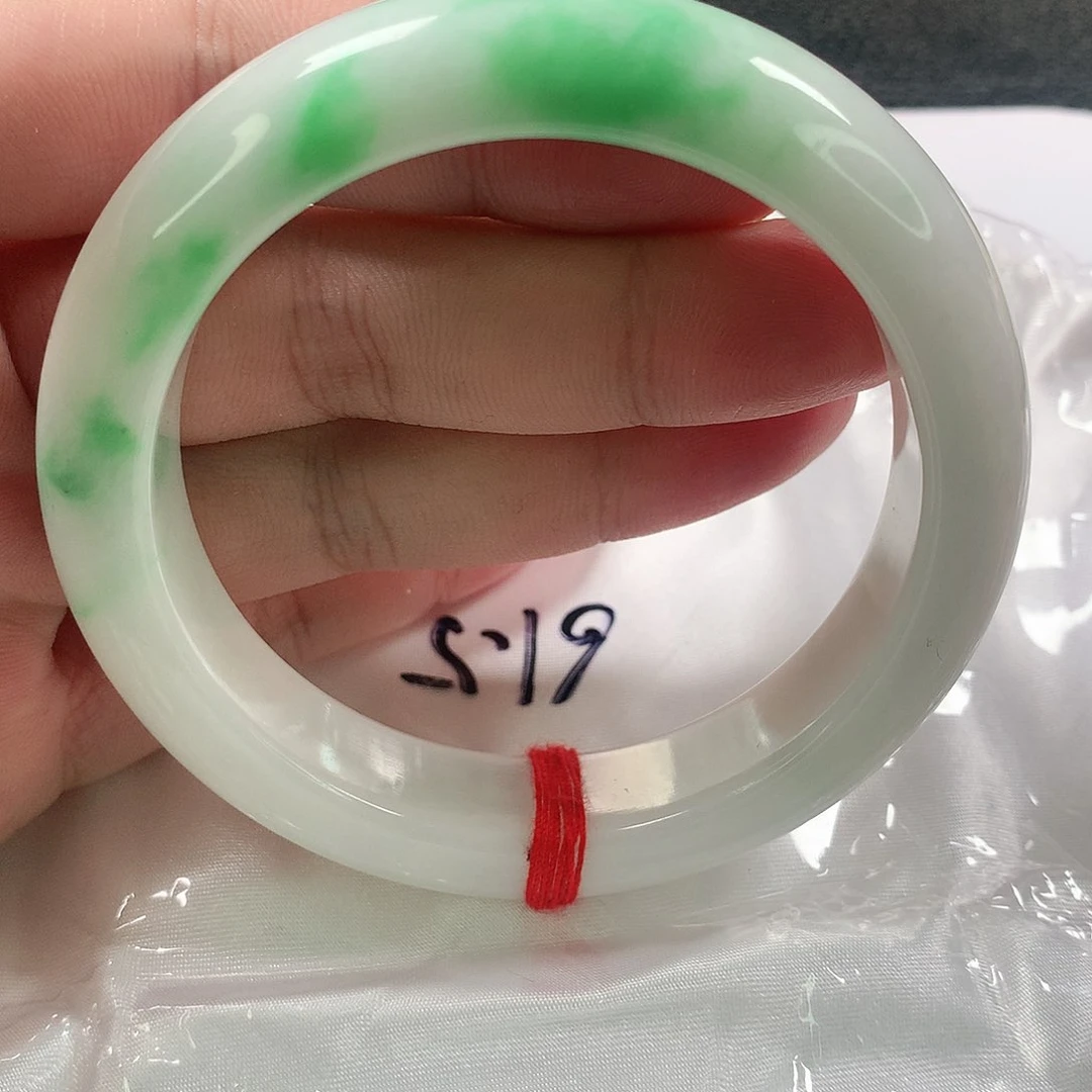 未镶嵌手镯翡翠61-62圈。351号