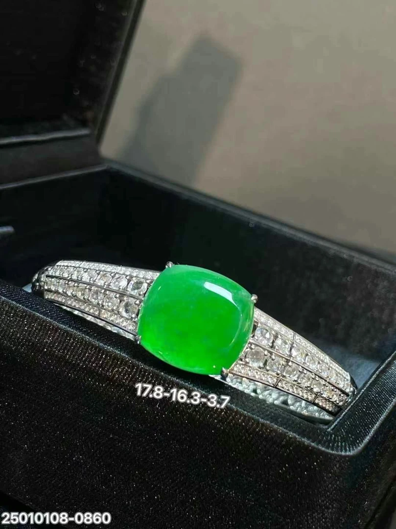 高冰种阳绿起光方糖设计款18K金镶表带气质