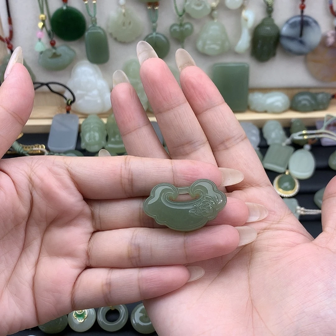 颈饰未镶嵌和田玉