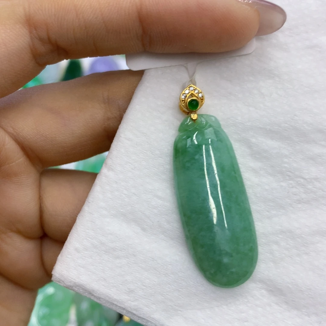 翡翠未镶嵌颈饰翡翠