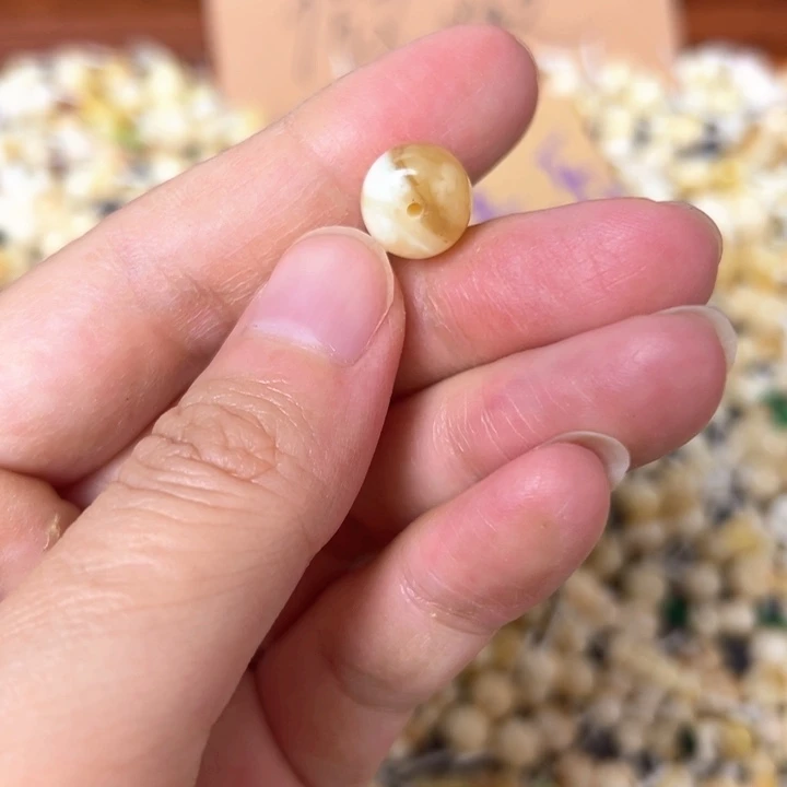 蜜蜡未镶嵌裸石10.2mm一个