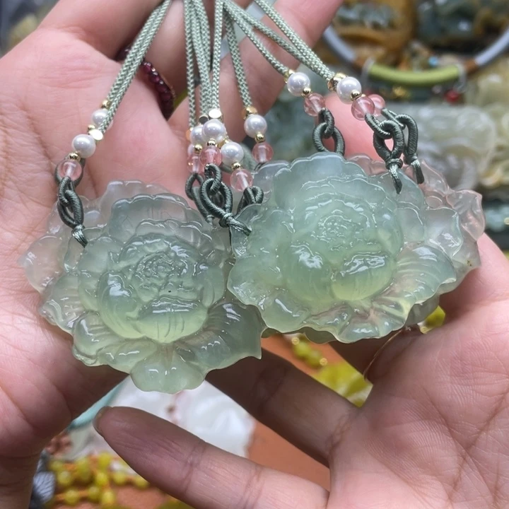 蛇纹石玉未镶嵌吊坠