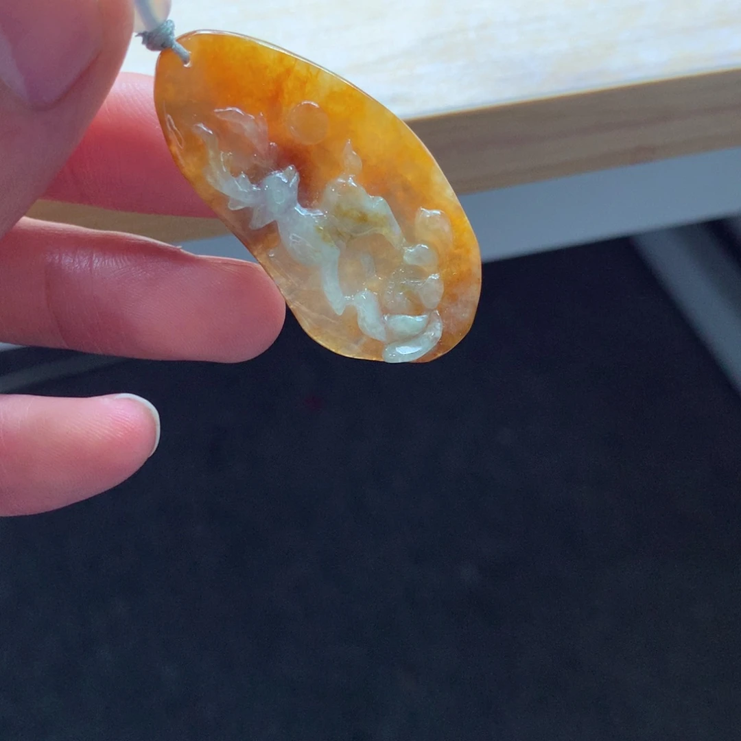 翡翠颈饰未镶嵌吊坠