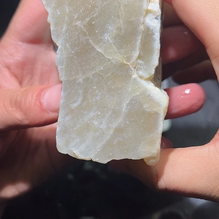 和田玉（糖玉）未镶嵌珠宝奇石