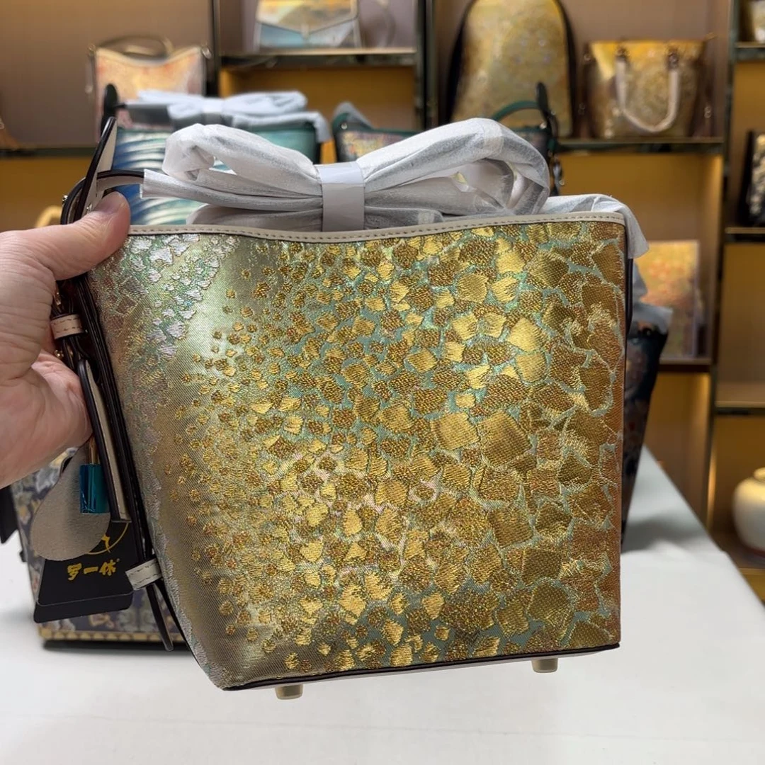 蘇***️织绣高定浮力大漏