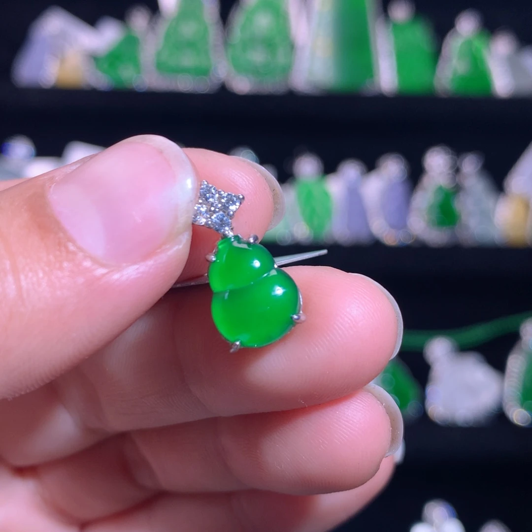 【闪购商品】颈饰银S925镶嵌翡翠天然翡翠