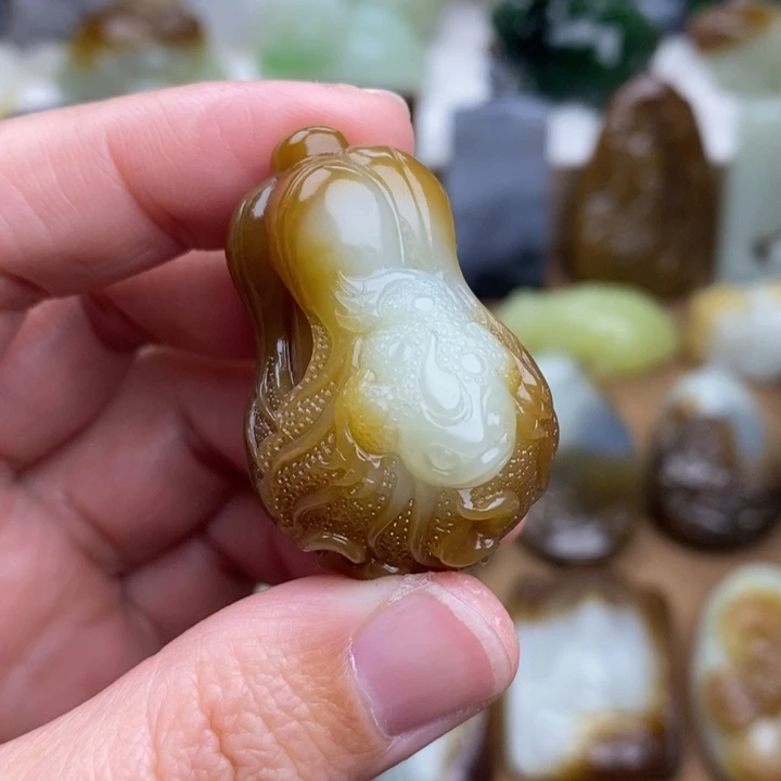 和田玉未镶嵌颈饰