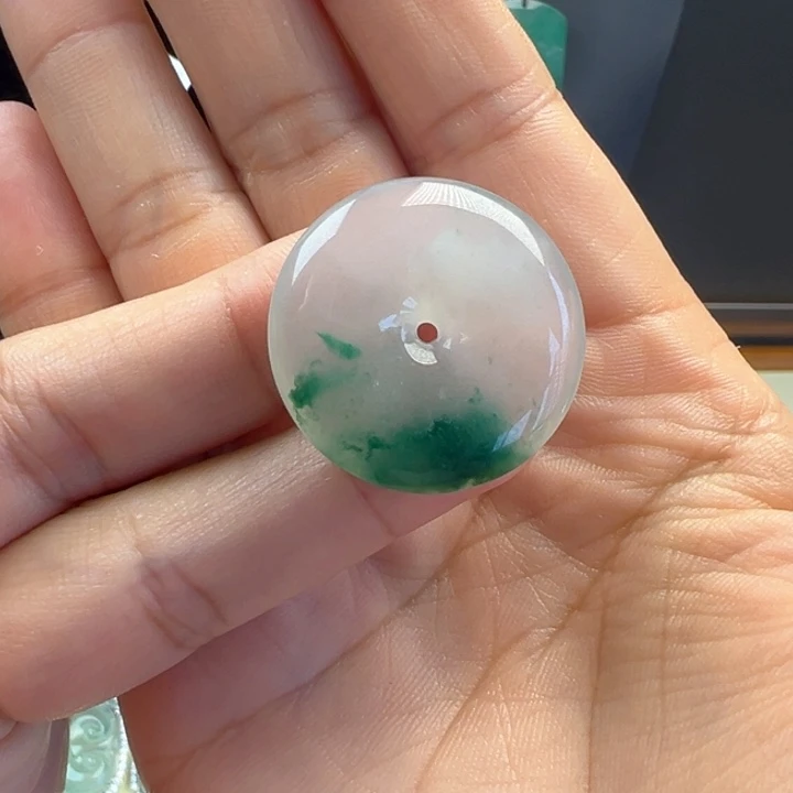 颈饰未镶嵌石英质玉