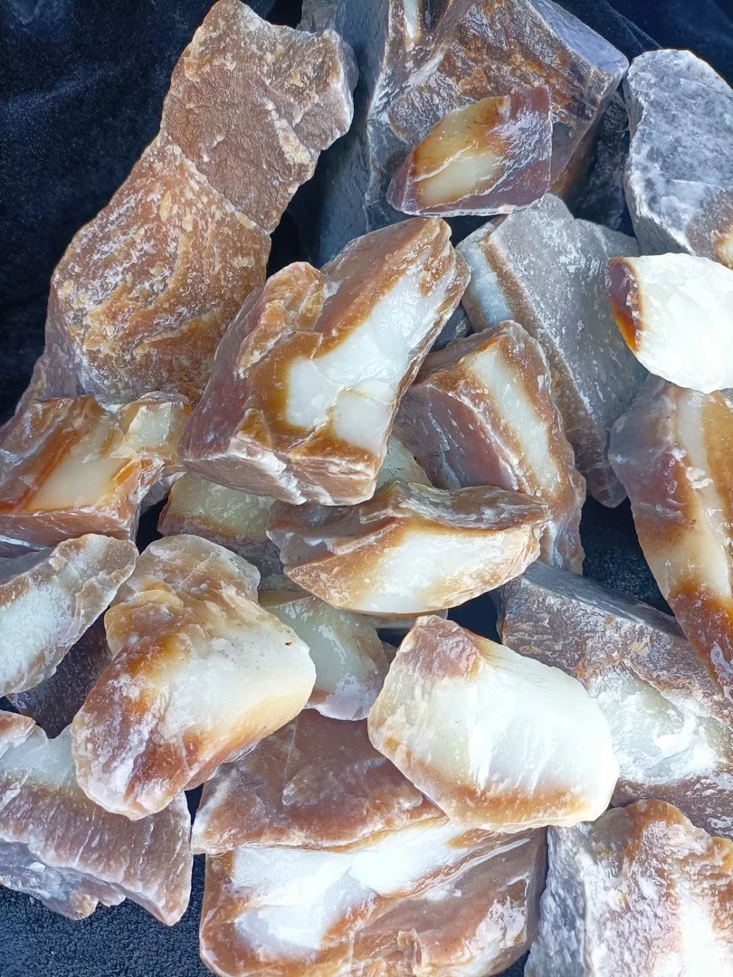 新疆且末糖白料支持定制质地盆景