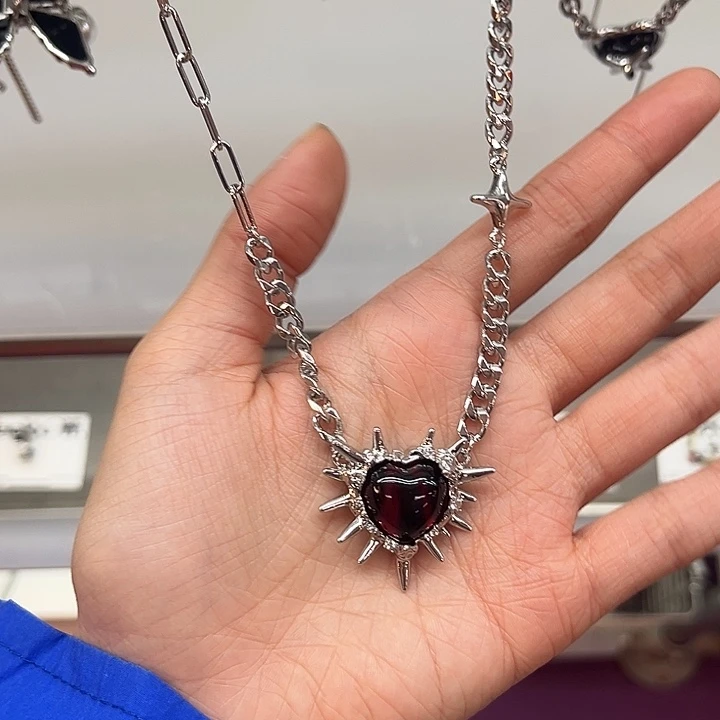 玻璃合金锡合金纯铜芒刺爱心项链