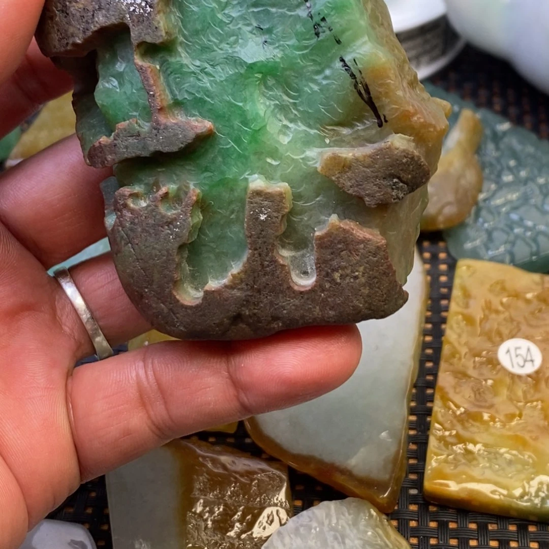 翡翠颈饰未镶嵌用****2翡翠