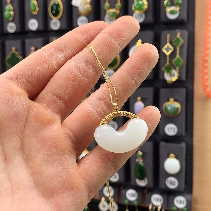 和田玉颈饰18K金镶嵌