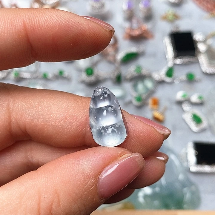 定制翡翠未镶嵌吊坠