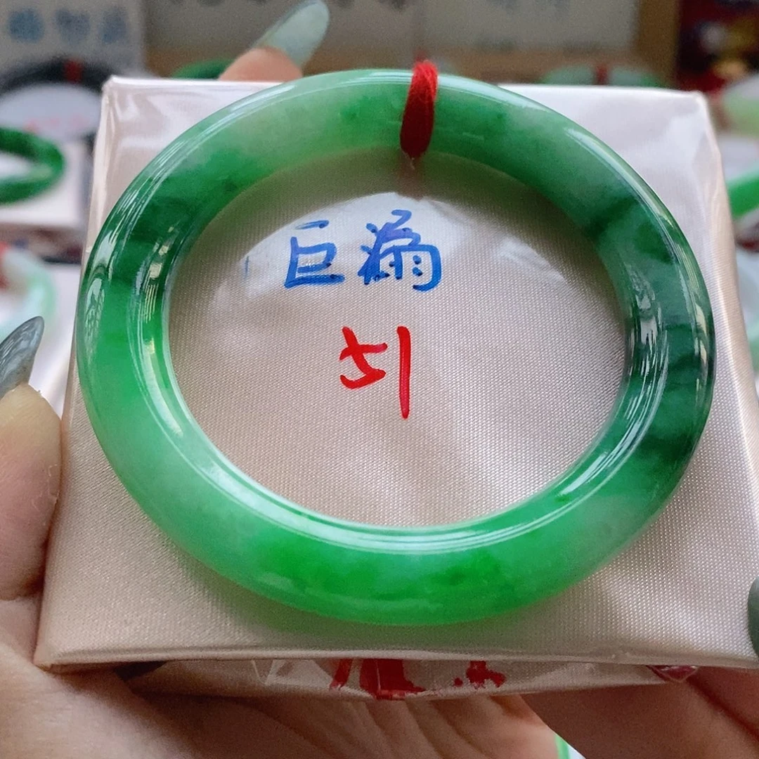 翡翠未镶嵌手镯1号