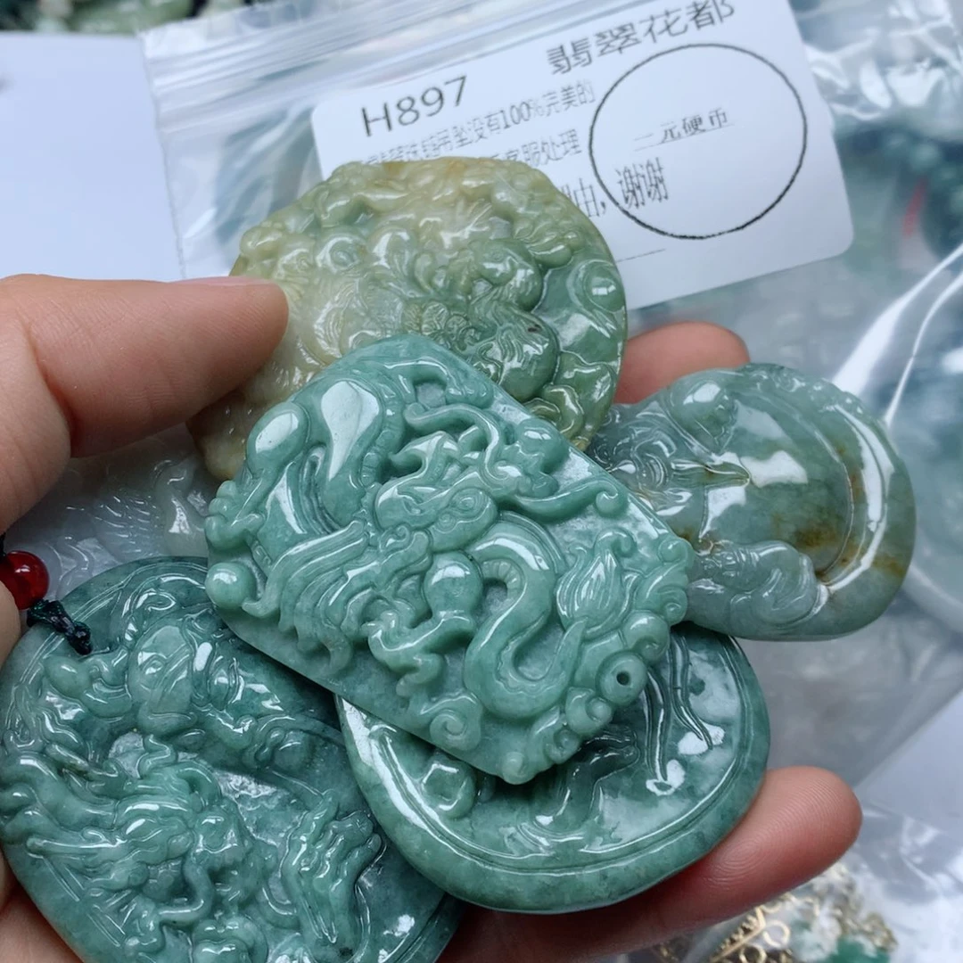 翡翠颈饰未镶嵌翡翠