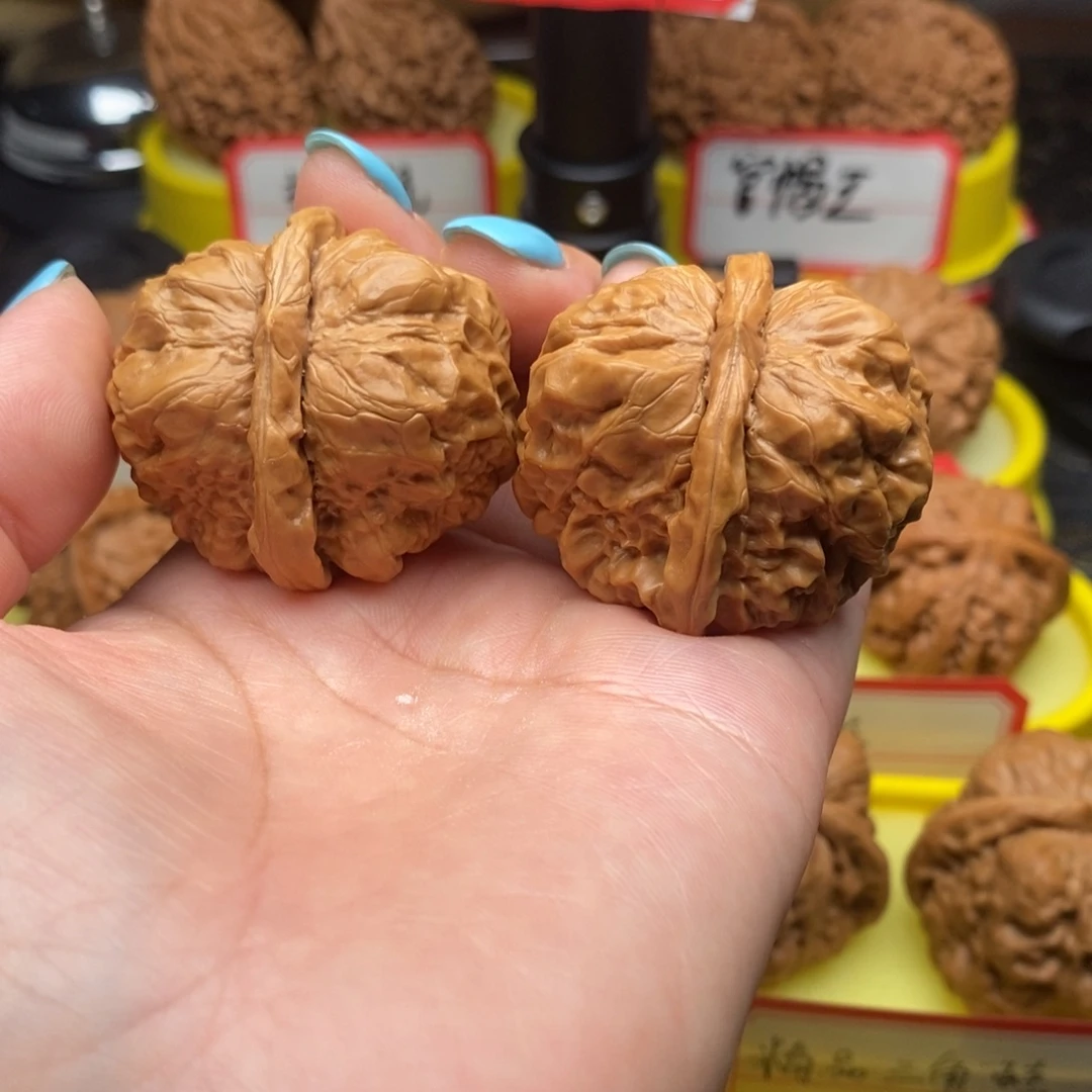 魏***炜菩提籽类蛤蟆头王