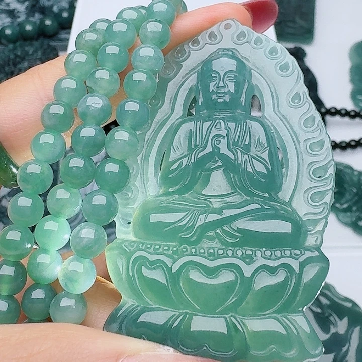 翡翠未镶嵌颈饰多样性发其一