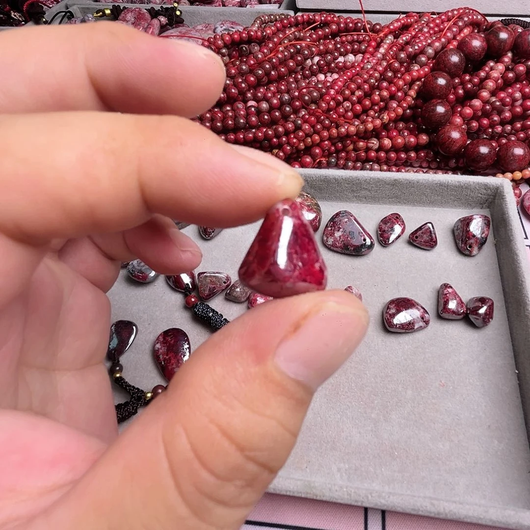 紫砂天然朱砂辰石吊坠竹**舞