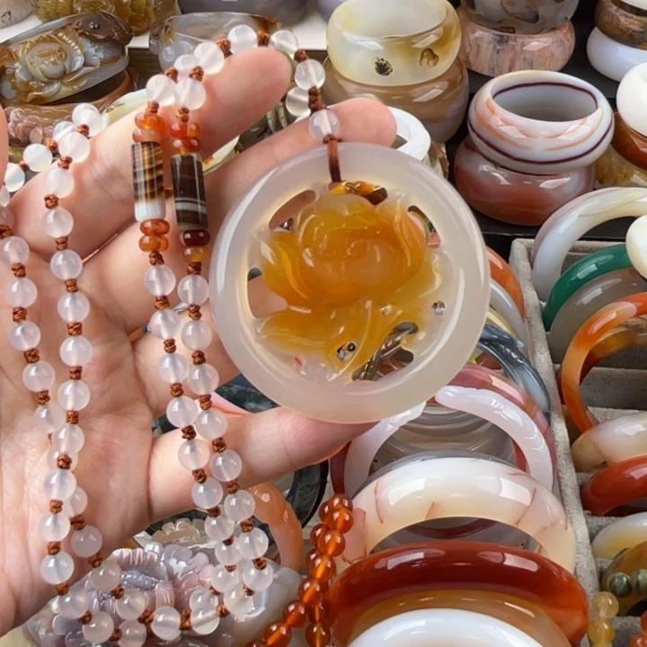 玛瑙/玉髓手镯未镶嵌