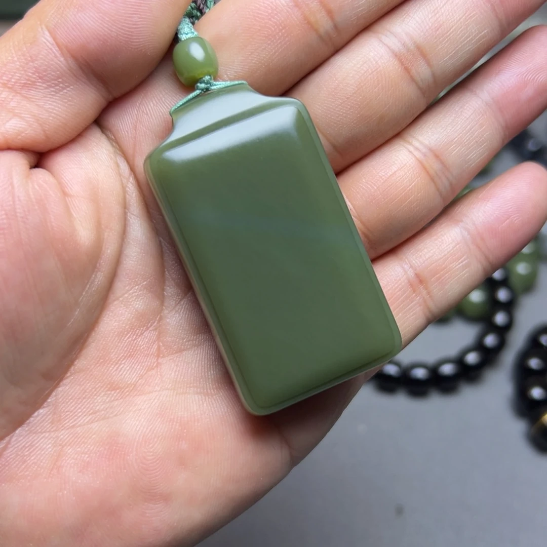 和田玉未镶嵌手链特价款沙枣青无事牌