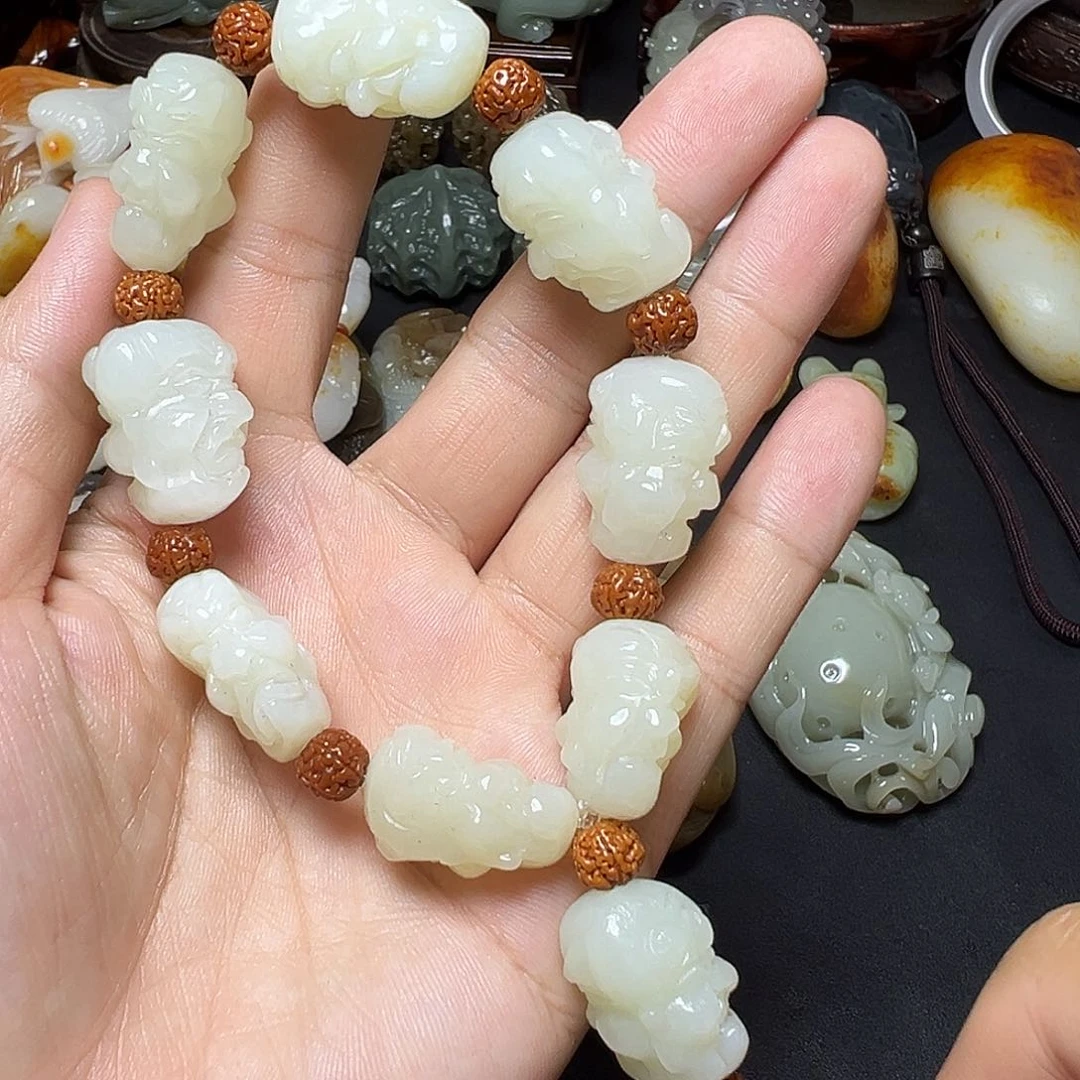 和田玉未镶嵌挂件