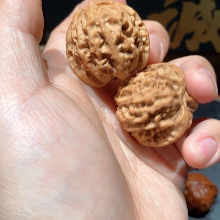 文玩核桃吊坠苹果