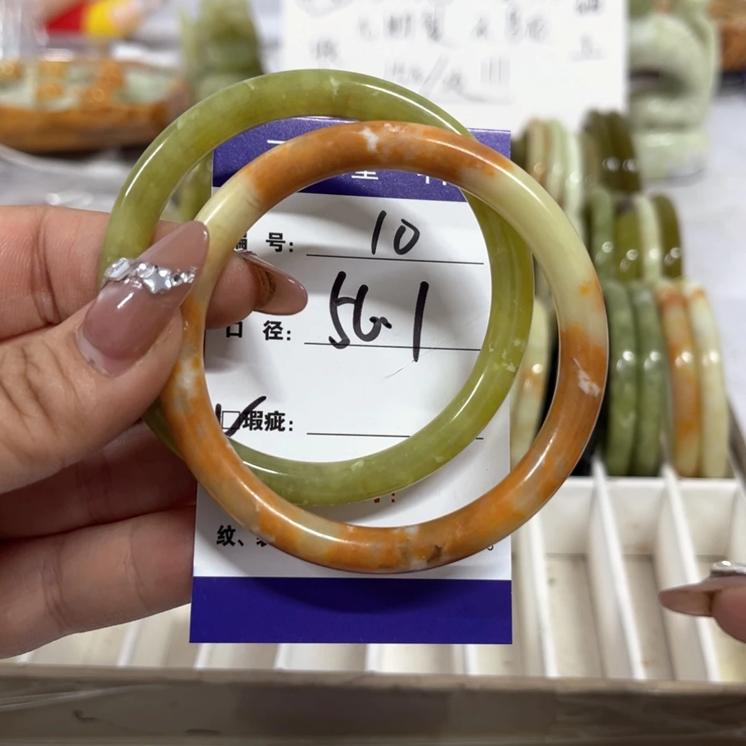 蛇纹石玉手镯未镶嵌