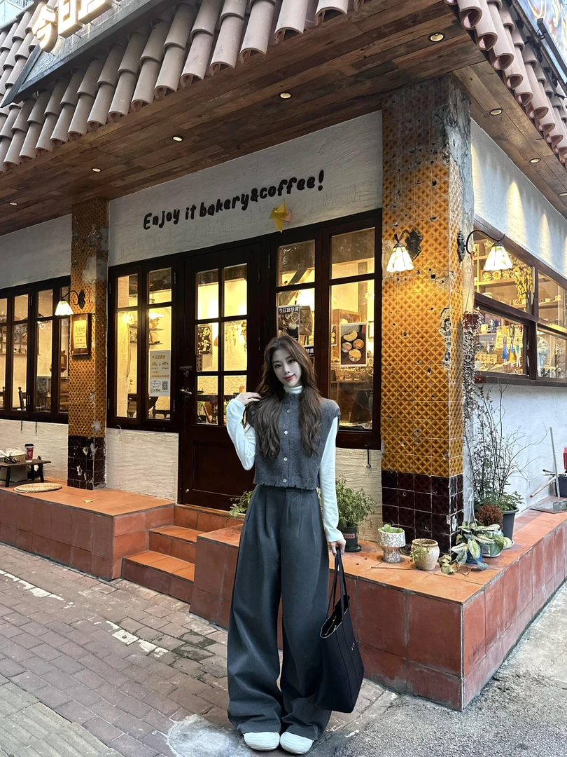 【优雅新月】INS风时尚马甲上衣白色打底衫上衣减龄灰色阔腿裤套装