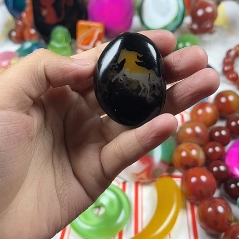 玛瑙/玉髓颈饰未镶嵌